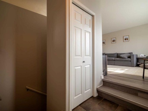 263 Mt Sunburst Way West, Lethbridge, AB - Indoor Photo Showing Other Room