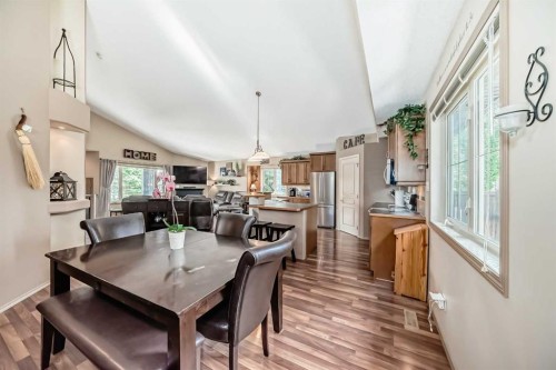 41 Canyoncrest Point West, Lethbridge, AB - Indoor Photo Showing Dining Room