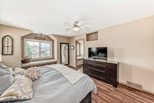 41 Canyoncrest Point West, Lethbridge, AB - Indoor Photo Showing Bedroom