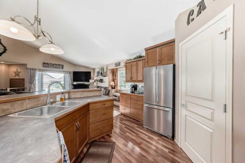 41 Canyoncrest Point West, Lethbridge, AB - Indoor Photo Showing Kitchen With Double Sink