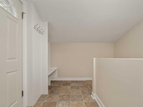 957 12 St South, Lethbridge, AB 