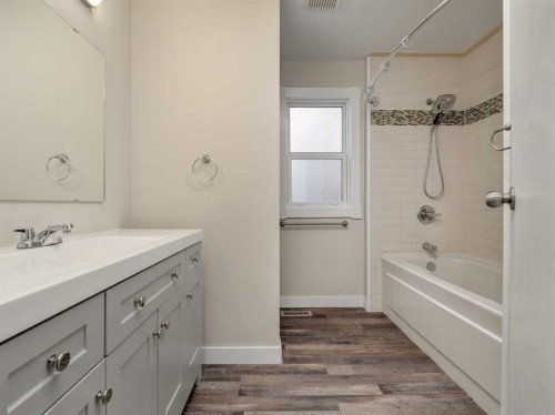 957 12 St South, Lethbridge, AB 