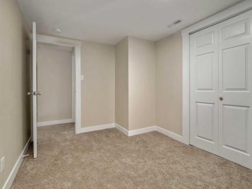 957 12 St South, Lethbridge, AB 