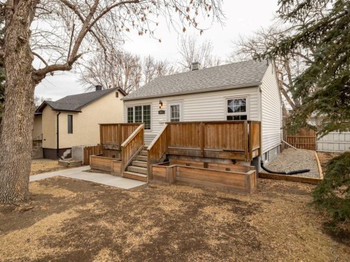 957 12 St South, Lethbridge, AB 