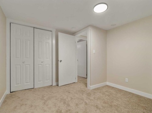 957 12 St South, Lethbridge, AB 