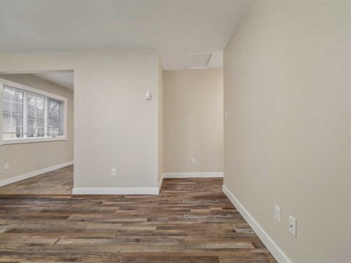 957 12 St South, Lethbridge, AB 