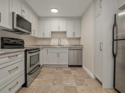 957 12 St South, Lethbridge, AB 