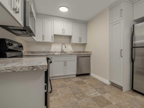 957 12 St South, Lethbridge, AB 