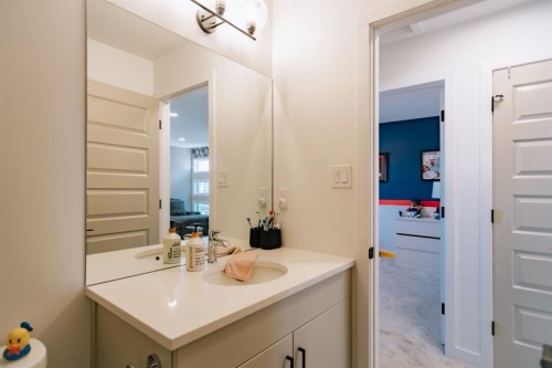 209 Blackwolf Place North, Lethbridge, AB - Indoor Photo Showing Bathroom