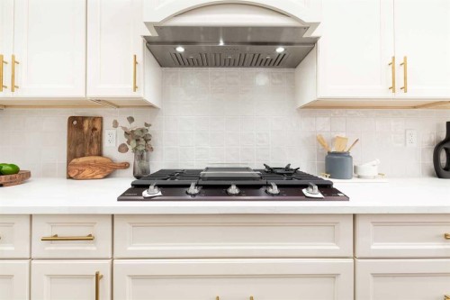 332 Rivergrove Chase West, Lethbridge, AB - Indoor Photo Showing Kitchen