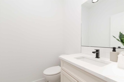 332 Rivergrove Chase West, Lethbridge, AB - Indoor Photo Showing Bathroom