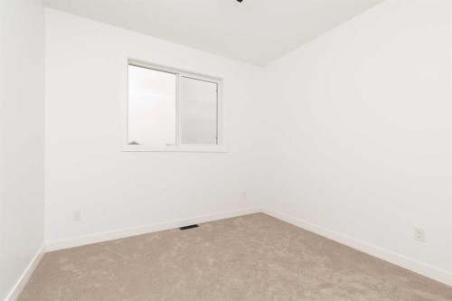 332 Rivergrove Chase West, Lethbridge, AB - Indoor Photo Showing Other Room