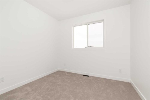 332 Rivergrove Chase West, Lethbridge, AB - Indoor Photo Showing Other Room