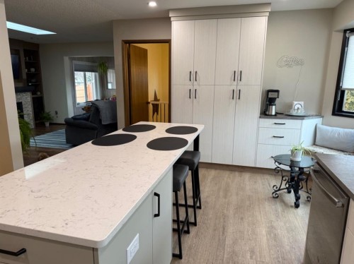 1813 Elm Road South, Lethbridge, AB - Indoor