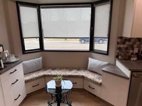 1813 Elm Road South, Lethbridge, AB - Indoor