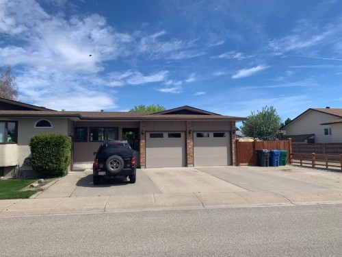 1813 Elm Road South, Lethbridge, AB - Outdoor