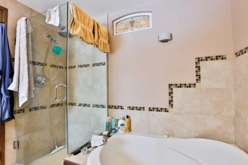 1813 Elm Road South, Lethbridge, AB - Indoor Photo Showing Bathroom