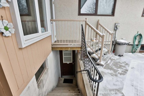 1813 Elm Road South, Lethbridge, AB - Outdoor With Exterior