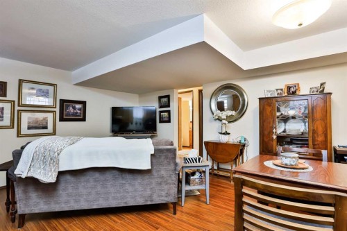1813 Elm Road South, Lethbridge, AB - Indoor Photo Showing Living Room