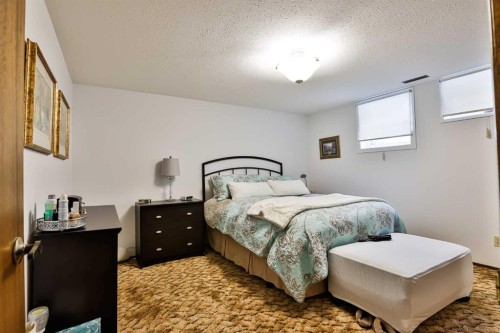 1813 Elm Road South, Lethbridge, AB - Indoor Photo Showing Bedroom