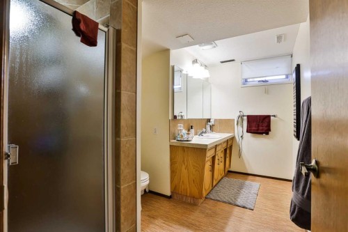 1813 Elm Road South, Lethbridge, AB - Indoor