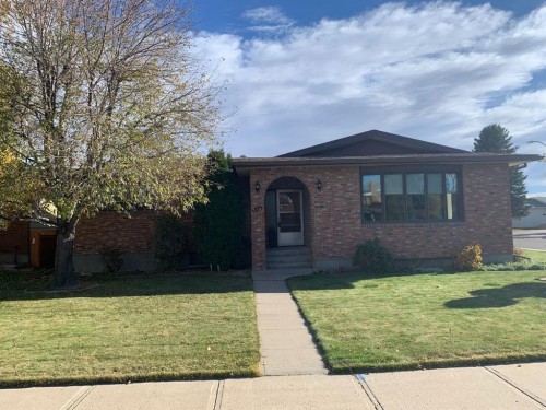 1813 Elm Road South, Lethbridge, AB - Outdoor