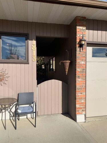 1813 Elm Road South, Lethbridge, AB - Outdoor With Exterior