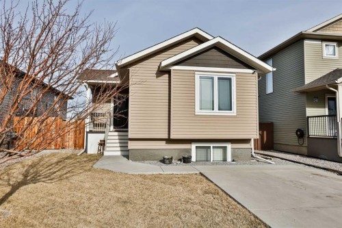 241 Sundance Drive, Coalhurst, AB - Outdoor
