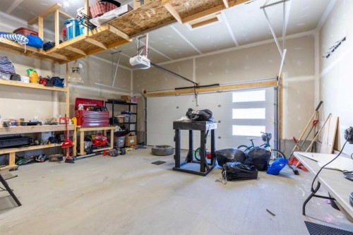 4889 7Th Street West, Claresholm, AB - Indoor Photo Showing Garage