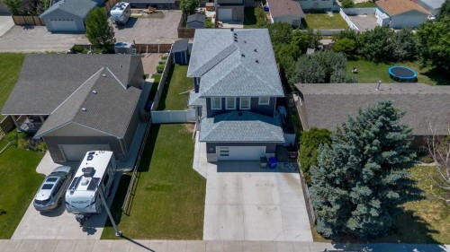 4889 7Th Street West, Claresholm, AB - Outdoor