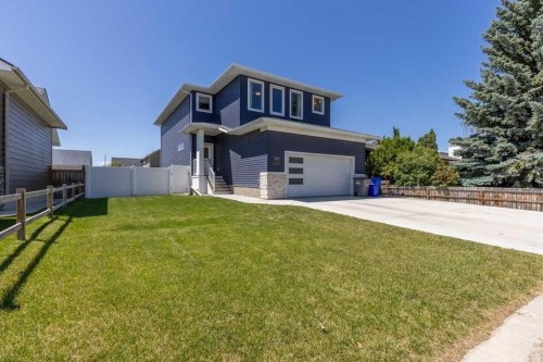 4889 7Th Street West, Claresholm, AB - Outdoor