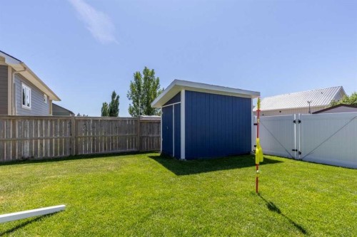 4889 7Th Street West, Claresholm, AB - Outdoor
