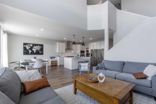 4889 7Th Street West, Claresholm, AB - Indoor Photo Showing Living Room