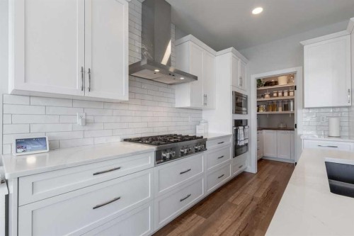 4889 7Th Street West, Claresholm, AB - Indoor Photo Showing Kitchen With Upgraded Kitchen