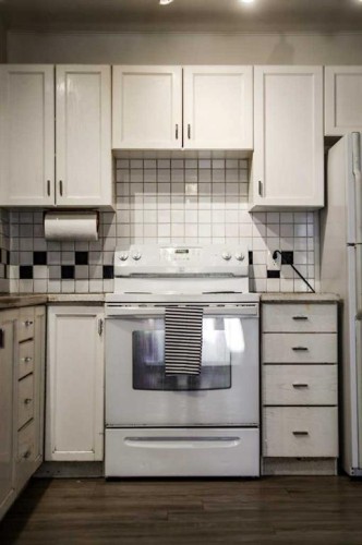 3511 Forestry Avenue South, Lethbridge, AB - Indoor Photo Showing Kitchen