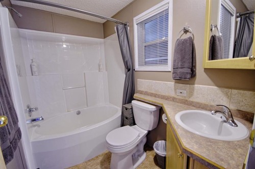 3315 31 Street, Lethbridge, AB 