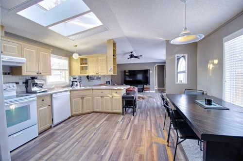 3315 31 Street, Lethbridge, AB 