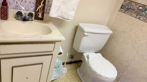 105 4Th Street West, Foremost, AB - Indoor Photo Showing Other Room