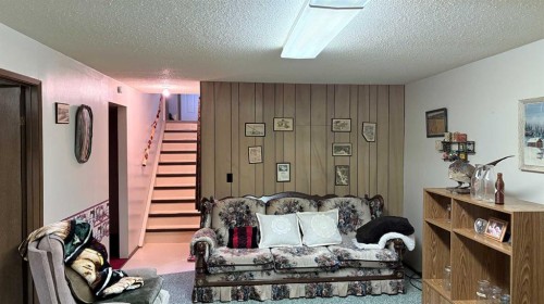 105 4Th Street West, Foremost, AB - Indoor Photo Showing Other Room