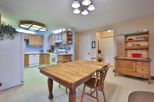 95 N 250 W, Raymond, AB - Indoor