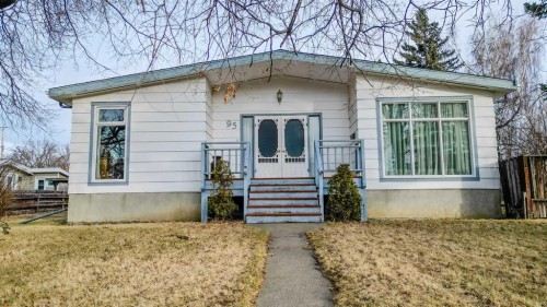 95 N 250 W, Raymond, AB - Outdoor