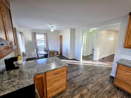 5105 54 Avenue, Taber, AB - Indoor