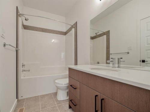 2916 47 Street South, Lethbridge, AB - Indoor Photo Showing Bathroom