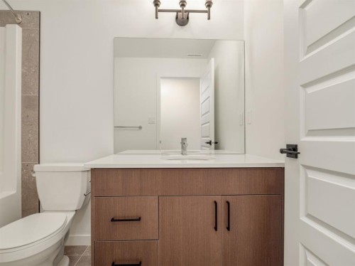 2916 47 Street South, Lethbridge, AB - Indoor Photo Showing Bathroom