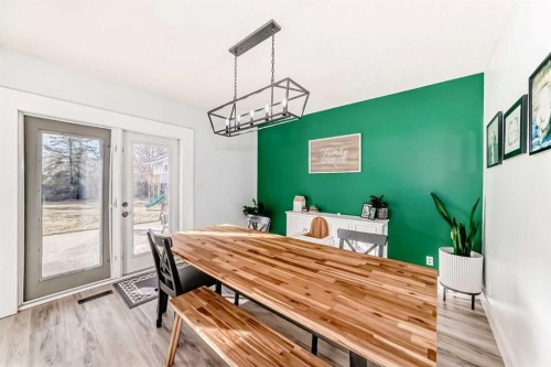 22 Sherwood Crescent West, Lethbridge, AB - Indoor Photo Showing Dining Room
