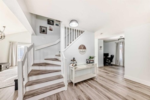 22 Sherwood Crescent West, Lethbridge, AB - Indoor Photo Showing Other Room