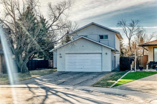 22 Sherwood Crescent West, Lethbridge, AB - Outdoor