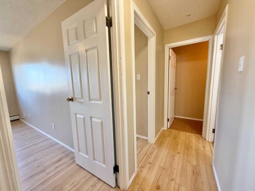 307A-295 Columbia Boulevard West, Lethbridge, AB - Indoor Photo Showing Other Room