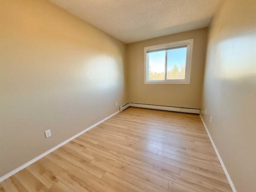 307A-295 Columbia Boulevard West, Lethbridge, AB - Indoor Photo Showing Other Room