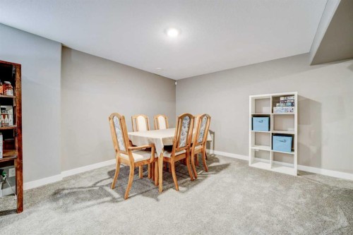 34 Honeysuckle Road North, Lethbridge, AB - Indoor